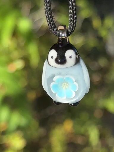 Preview pic of Penguin Pendant by Azusa Glass