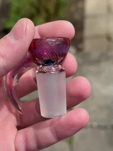 Preview pic of Julio glass slide 18