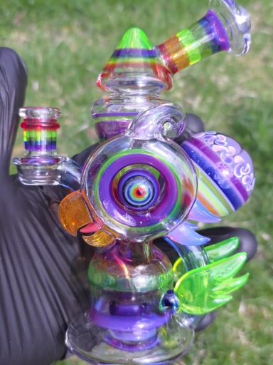 Preview pic of RJ Glass Dual Donut Uptake UV Rainbow Recycler