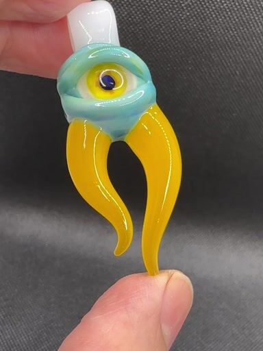 Preview pic of Eye pendant