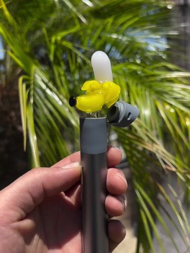 Preview pic of Puffco pivot banana attachment