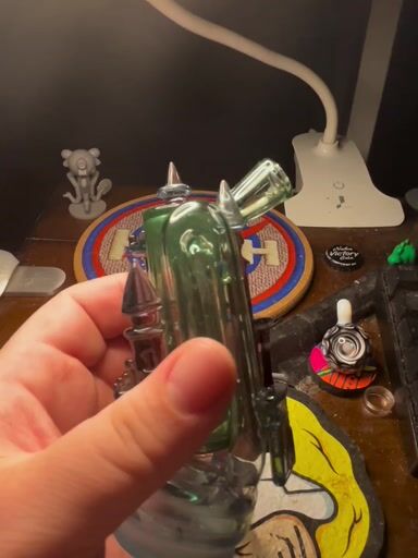 Preview pic of Jebb glass puffco encalmo castle UV accents