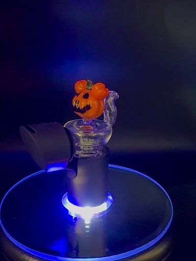 Preview pic of UV Glowing Pumpkin Mickey Spinner Puffco Pivot top