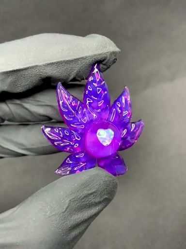 Preview pic of Royal Jelly leaf pendant