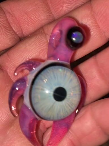 Preview pic of Telemagenta eyeball pendant