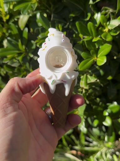 Preview pic of Vanilla Ice Cream Silicone Hand Pipe