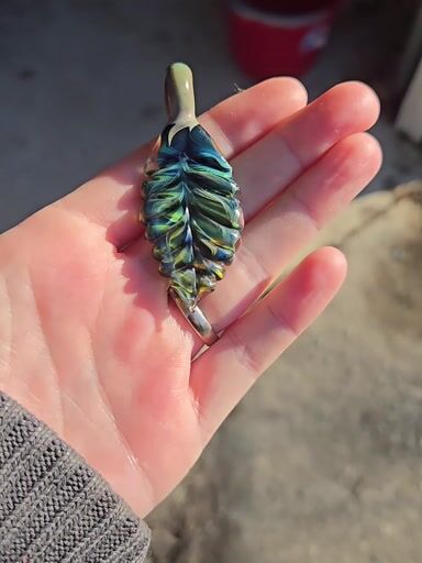 Preview pic of Layered Leaf Pendant