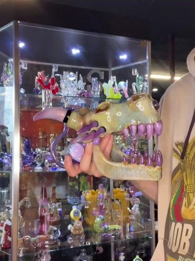 Preview pic of Hicdogg #1 Heady Dragon Skull Worked Water Pipe