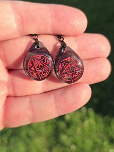 Preview pic of Eldritch Frit & Enamel Earrings