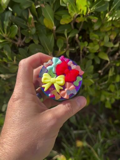 Preview pic of Rainbow Bows 4 Piece Grinder