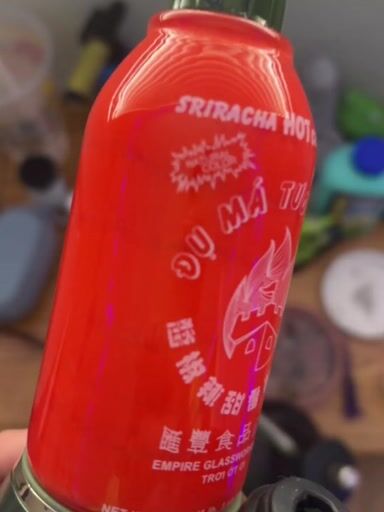 Preview pic of siracha bottle puffco top