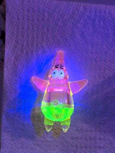 Preview pic of Glasspav Patrick Star Pendant