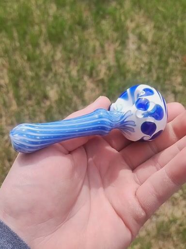 Preview pic of Blue and white spoon