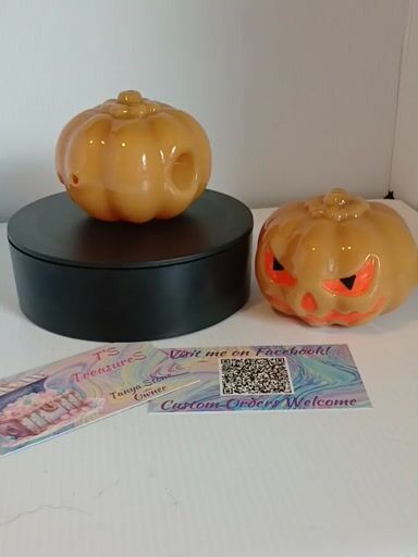 Preview pic of Orange glow in the dark pumpkin