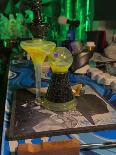 Preview pic of LidGlass Greasy Pineapple Juice with Crushed Opal