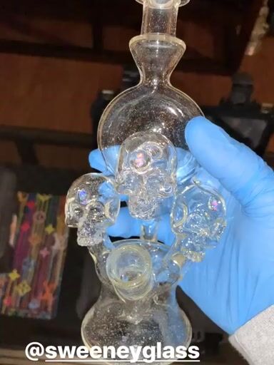 Preview pic of Blu-v Sweeney Glass “Skullcycler”