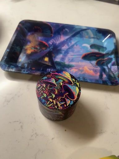 Preview pic of Mushroom Rolling Tray & 4pc Grinder Set