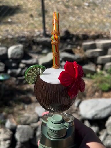 Preview pic of Coconut drink Puffco peak bubbler