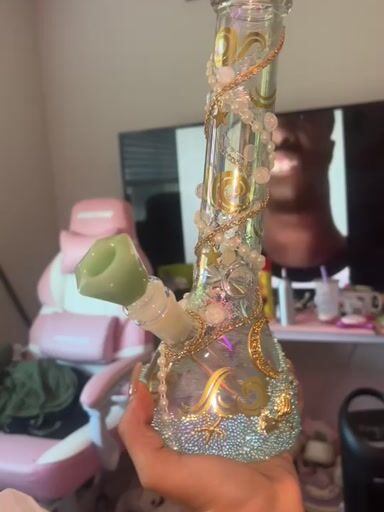 Preview pic of Mermaid/Treasure Bong