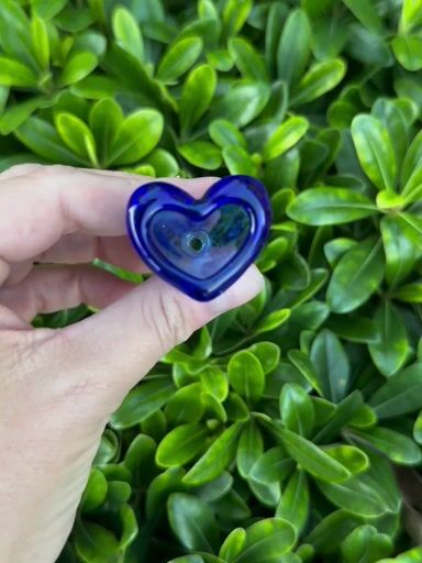 Preview pic of Blue Heart 14mm Glass Slide