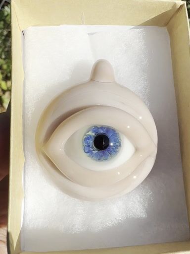 Preview pic of Eye pendant by Blueshift Glass