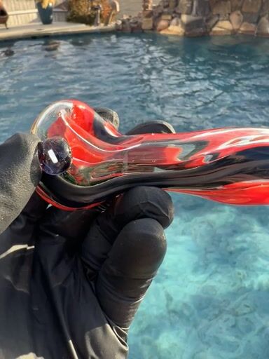 Preview pic of UV Spoon Pipe with opal accent.