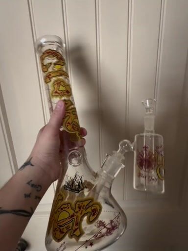 Preview pic of Clover pirate sea map bong
