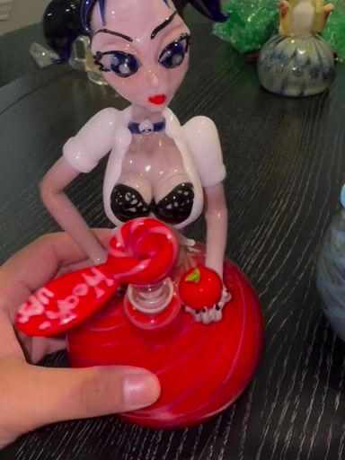 Preview pic of Sexy Snow White Bong