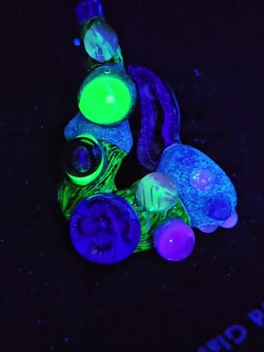 Preview pic of Crushed opal UV pendant lock