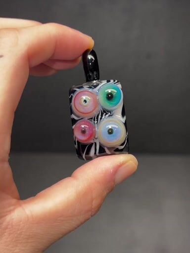 Preview pic of Eyeball pendant