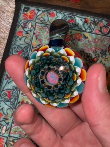 Preview pic of Juju glass pendant