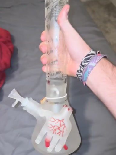 Preview pic of cheech bong