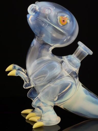 Preview pic of Elbo Glass Closed Mouth Raptor