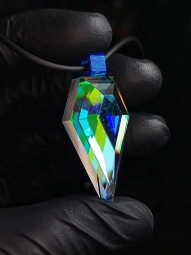 Preview pic of @graphic.zack / @kravinglass Pendant