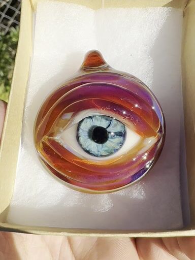 Preview pic of Eye pendant by Blueshift Glass