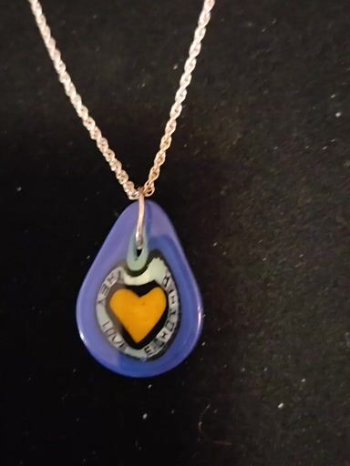 Preview pic of "THEY LOVE EACHOTHER" borosilicate Mille pendant