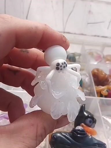 Preview pic of White spider on a nug