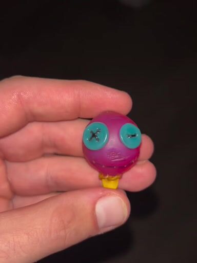 Preview pic of Muller Torn Head Pendant