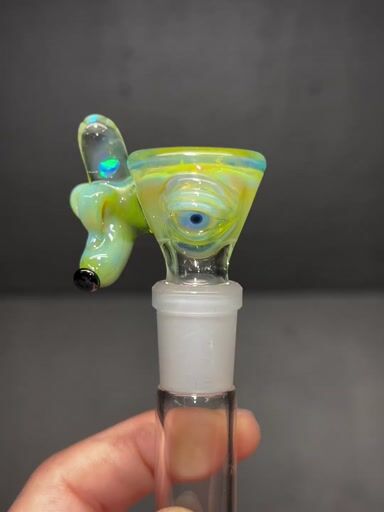 Preview pic of Green enery banana eye 14mm 4 hole slide