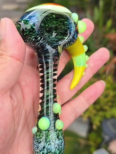 Preview pic of Large Wig Wag Pipe With Horn