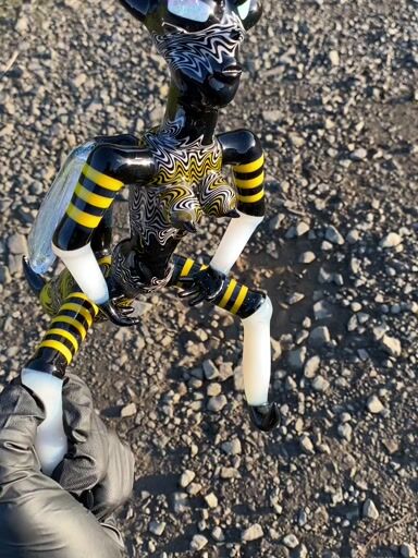 Preview pic of Queen Bee