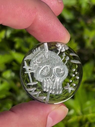 Preview pic of Glass by Ging carved skull stone