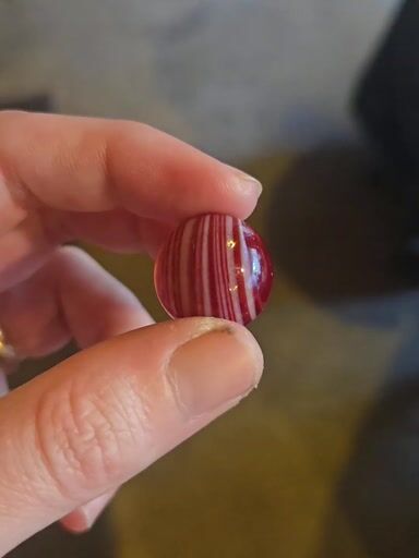 Preview pic of Red and White Marble