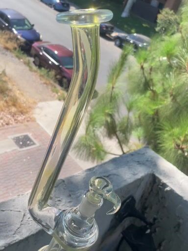 Preview pic of Mohawk glass fumed king bubbler