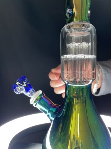 Preview pic of 14mm metallic bong with wig wag slide