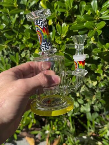 Preview pic of Yellow Wig Wag Dab Rig