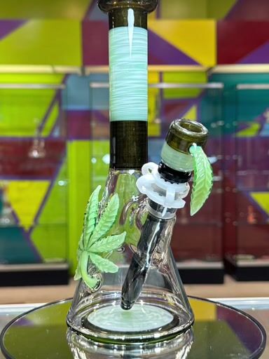 Preview pic of 3D Morie Pattern Leaf Beaker w/ Slide