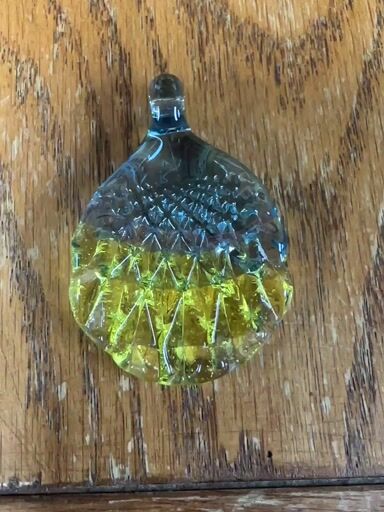 Preview pic of KZG 2016 pineapple pendant lemon drop ice blue fade new old stock