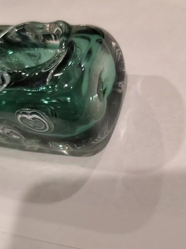 Preview pic of Rectangular Green and White Wavy Heart Pipe/Bowl
