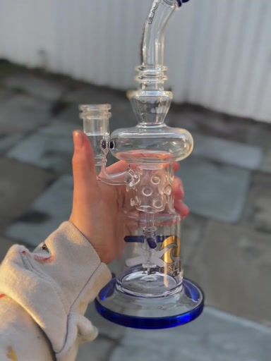 Preview pic of Tsunami Bong